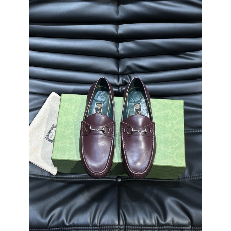 G*u*i leather shoes